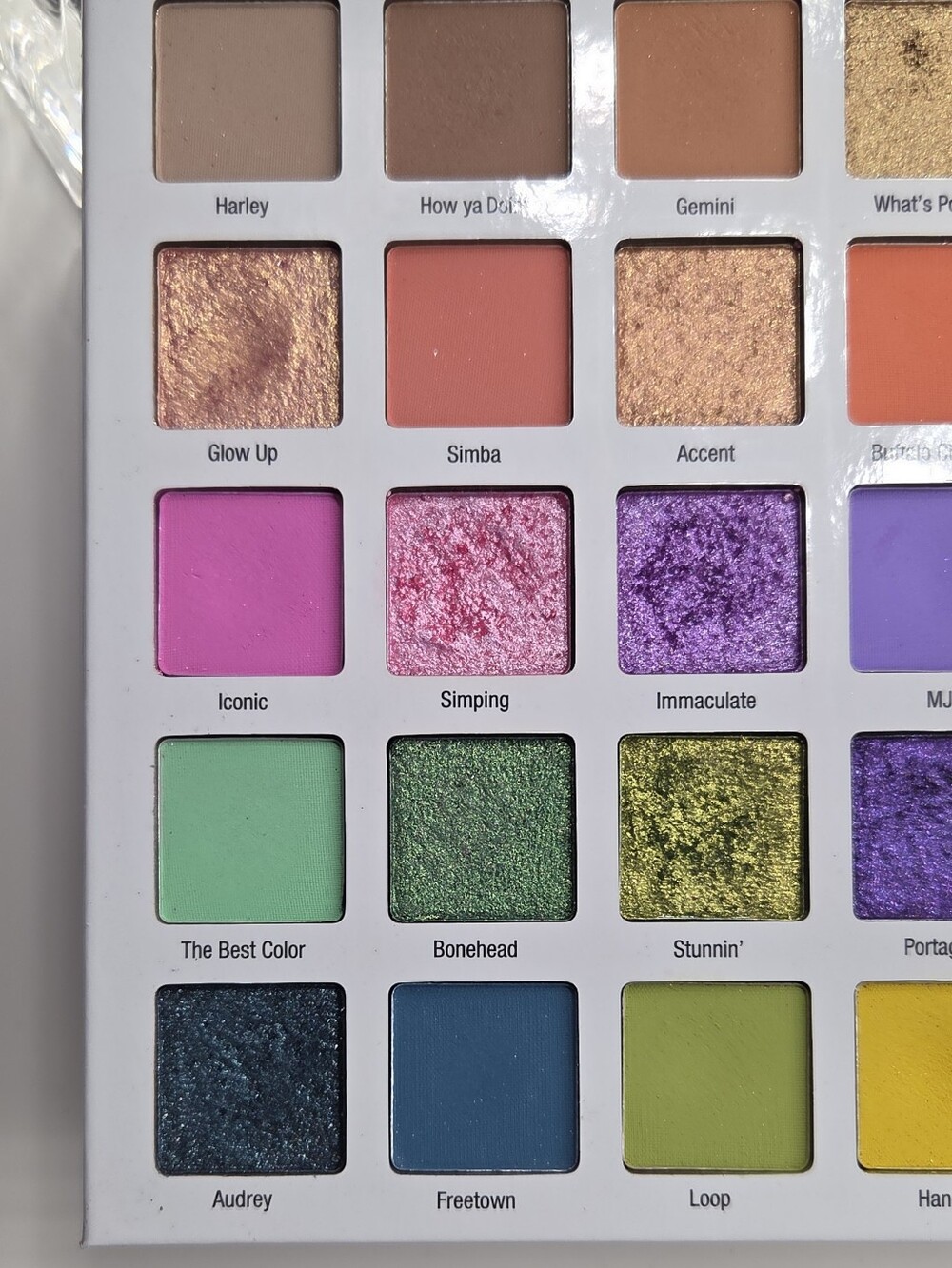 Glamlite x Mikayla Part 1 eyeshadow palette - Picture 4 of 5